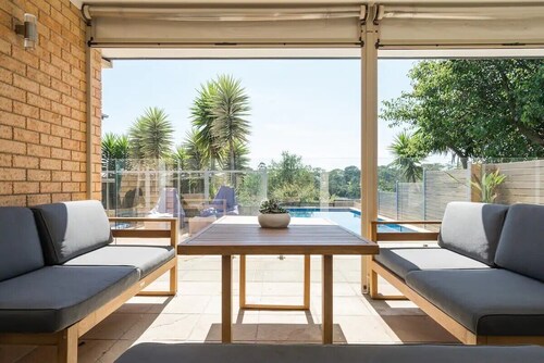 Mt Martha Delight: 6 bedroom, putting green, pool & spa, pool table