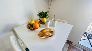 Imagen sin descripción, 3 de 21, botón