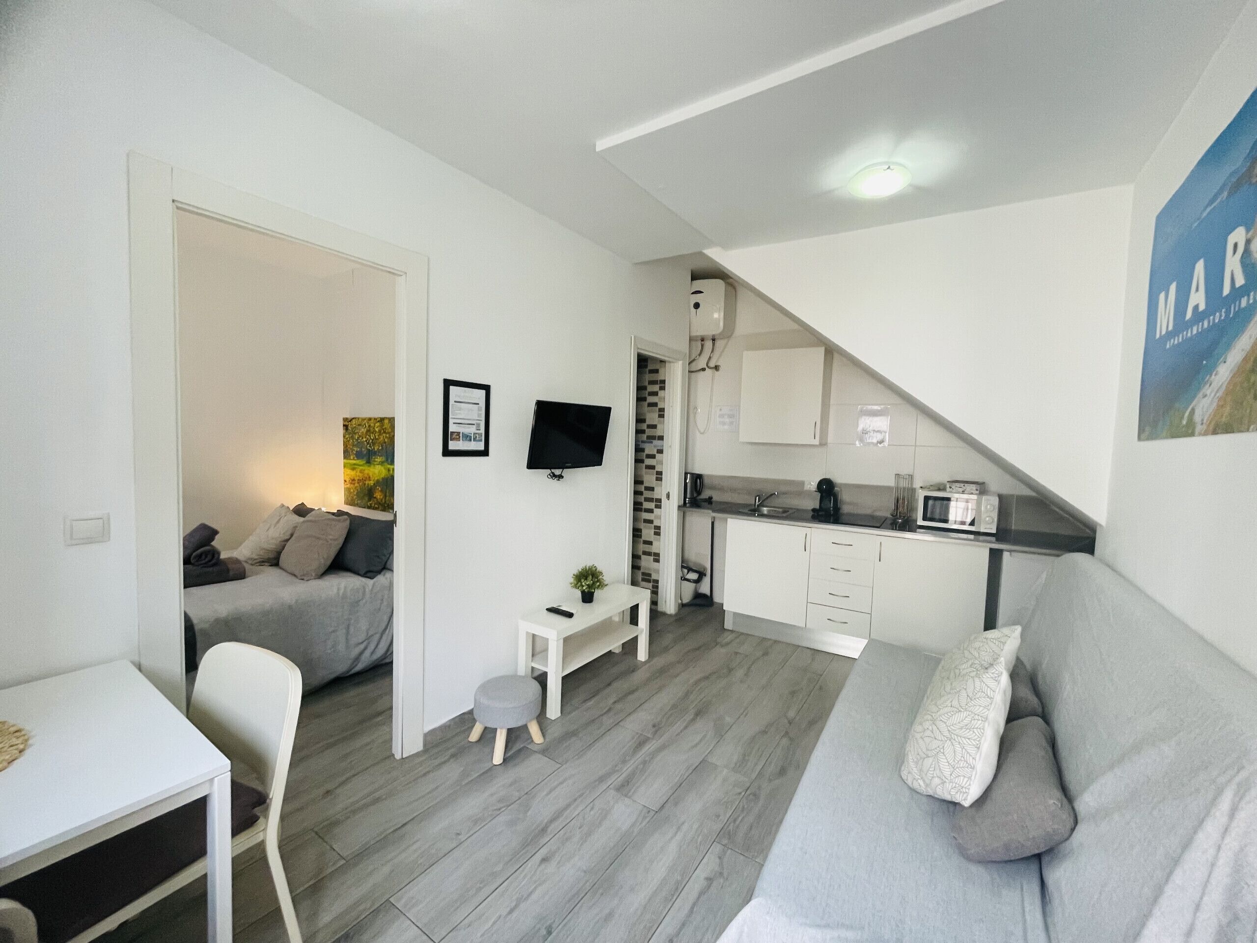 Lit parapluie, Wi-Fi gratuit, draps fournis