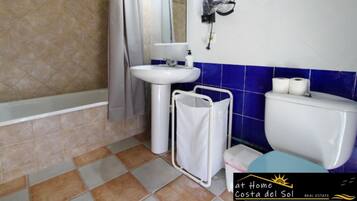 Séchoir à cheveux, serviettes fournies