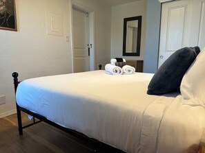 1 bedroom, iron/ironing board, free WiFi