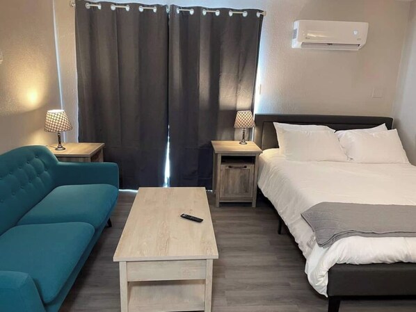 Bügeleisen/Bügelbrett, kostenloses WLAN, Bettwäsche