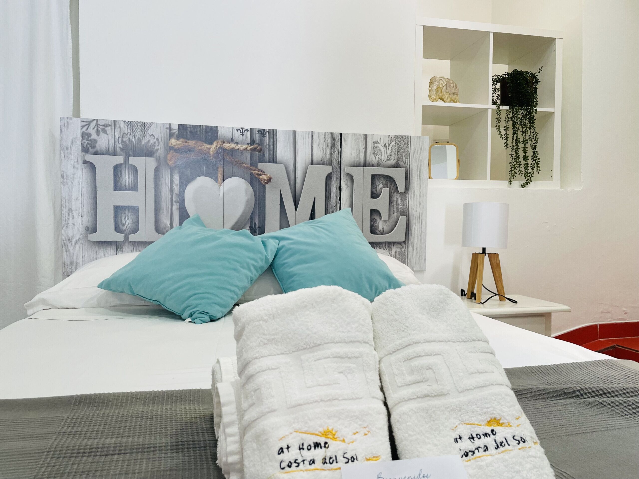 Ferros/tábuas de passar roupa, Wi-Fi de cortesia, roupa de cama