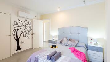 4 bedrooms, iron/ironing board, free WiFi, bed sheets