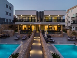 Piscine extérieure, piscine chauffée