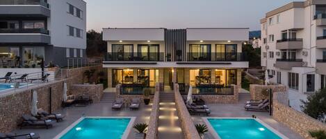 Outdoor pool, a heated pool