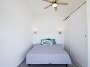 2 bedrooms, free WiFi - Magnificent Modern Apartment on Almadrava Beach (Roses)