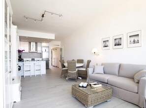 TV - Magnificent Modern Apartment on Almadrava Beach (Roses)
