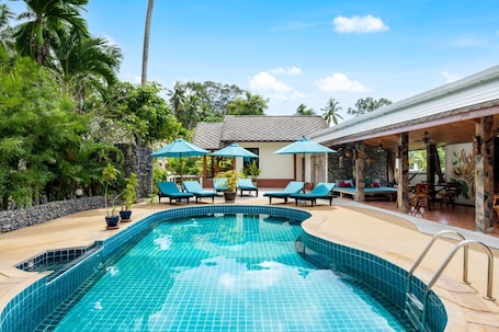 Outdoor pool. Tropical Heavens Garden Samui