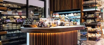 Modern Hobart Townhouse with Parking 2 Bed 2 Bath