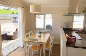 Dining - Charming 3-bed Chalet in Abersoch (Pwllheli)