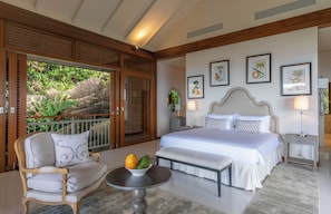 Villa, Meerblick | Hochwertige Bettwaren, Daunenbettdecken, Zimmersafe