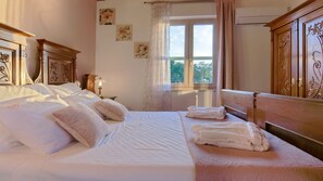 4 chambres, fer et planche à repasser, Wi-Fi gratuit, draps fournis