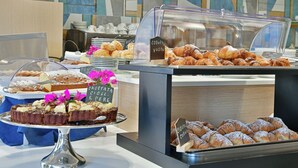 Tägliches inbegriffenes Frühstücksbuffet