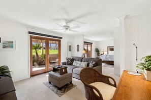 Smart TV, fireplace, stereo, offices - Monthly Golf Condo with Pool (Indian Wells)