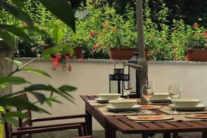 Outdoor dining - Country House (bellagio)