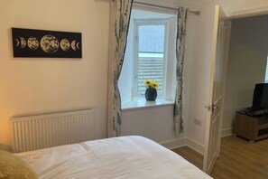 1 habitación, escritorio, wifi gratis y ropa de cama 