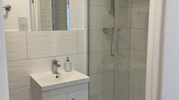 Apartamento | Baño | Ducha y toallas