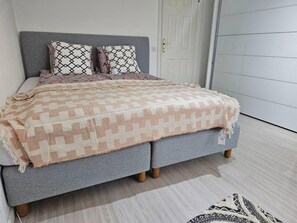 4 多间卧室、熨斗/熨衣板、免费 WiFi、床单