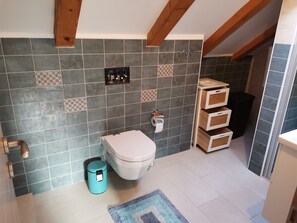 Shower, hair dryer, towels, soap - Villa TANYA
3 bedrooms house

Seconds from the sea near Dubrovnik
  
 (Zaton)