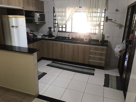 Private kitchen. Sua Casa. O Aconchego da Nossa Casa o Fara Sentir - se em Casa. Aceitamos Pets