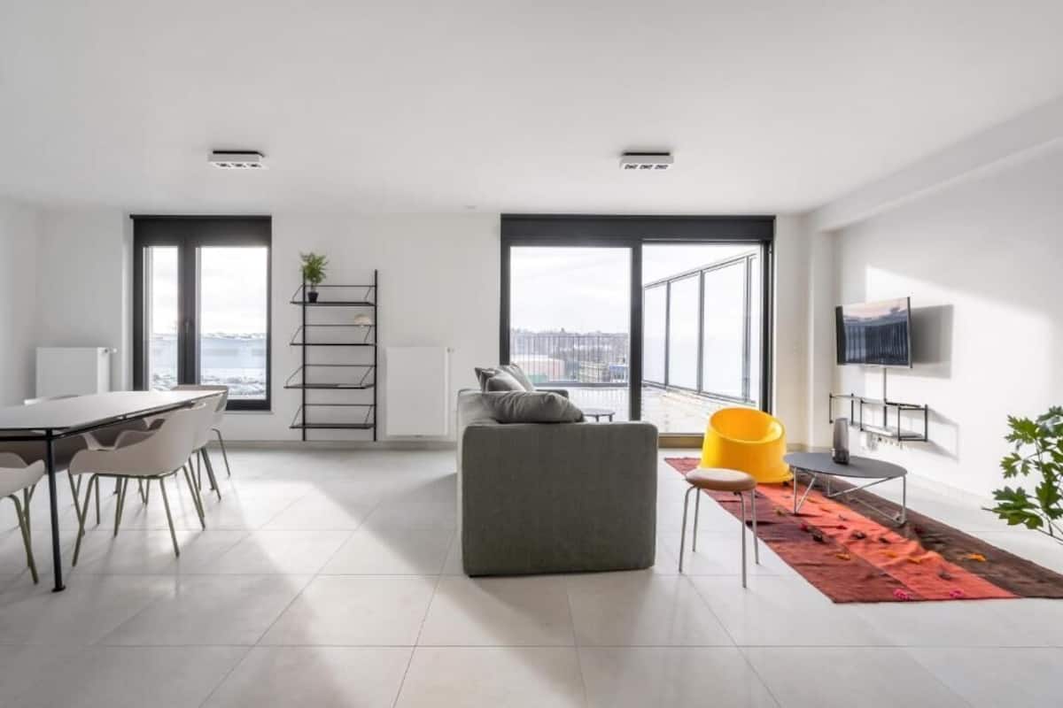 Deluxe appartement | Woonruimte | Een flatscreentelevisie