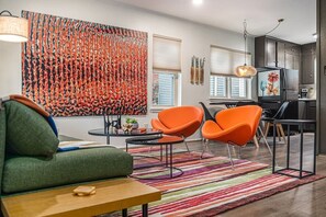 TV - Relaxing Spot with Zen Garden & Year-Round Hot Tub! (Omaha)