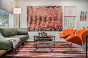 TV - Relaxing Spot with Zen Garden & Year-Round Hot Tub! (Omaha)