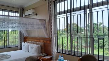 Standard Double Room | Desk, free WiFi