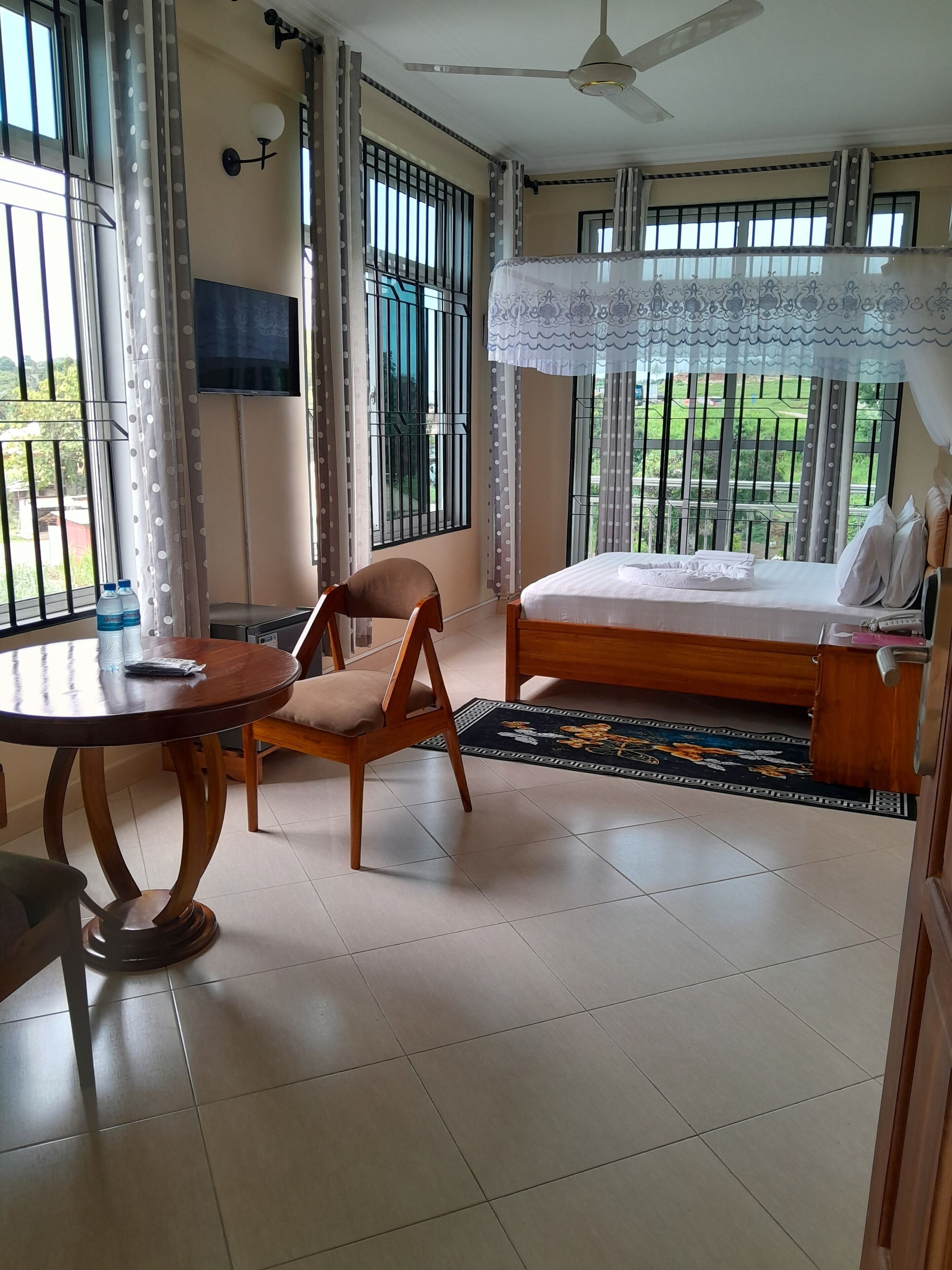 Escritorio y wifi gratis 