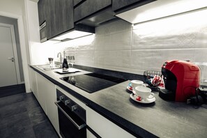 Fridge, microwave, oven, stovetop