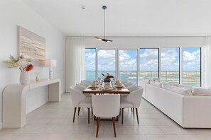 Apartamento luxo, 4 quartos | Sala de jantar