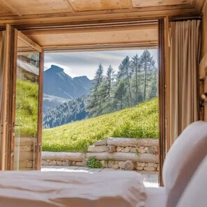 10 bedrooms, bed sheets - Dolomites Ski Chalet Italy (Livinallongo del Col di Lana)