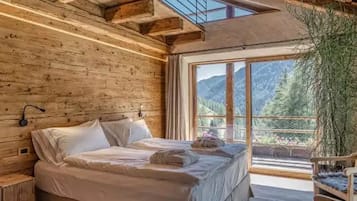 10 bedrooms, bed sheets