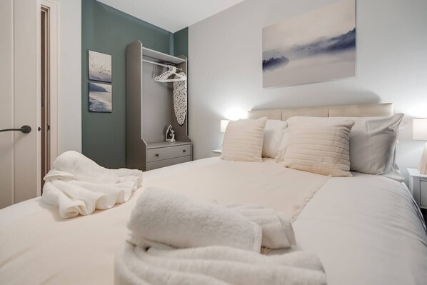2 bedrooms, iron/ironing board, free WiFi