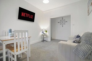 TV - Seaside Haven on Newcomen Grove: Redcar Retreat (Redcar and Cleveland)