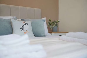 3 chambres, fer et planche Ă repasser, Wi-Fi, draps fournis