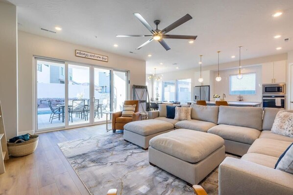 TV, fireplace, books, offices