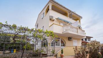 Apartment, 1 Bedroom, Balcony, Garden View | Exterior