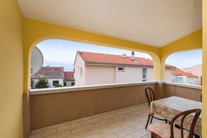 Apartment, 1 Bedroom, Balcony, Garden View | Outdoor dining