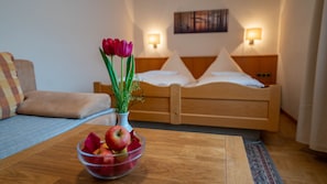 Superior Room - Hotel Restaurant St. Germanshof (Bobenthal)