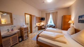 Standard Room | 1 bedroom, free WiFi