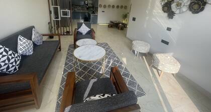 4bhk luxurious flat near airport