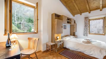 Standard House, 2 Bedrooms, Mountainside (Casa Lara) | 2 bedrooms, free WiFi, bed sheets