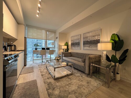 Luxury Condo King West Entertainment District 