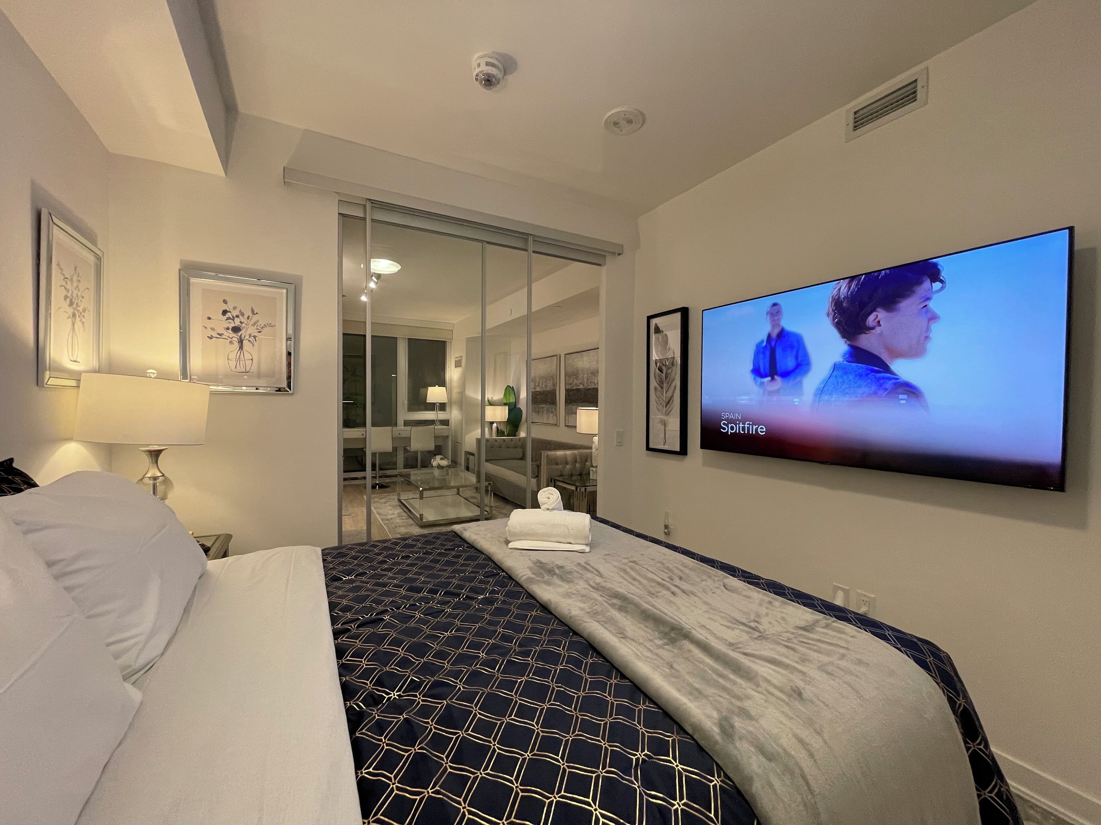 1 chambre, fer et planche à repasser, Wi-Fi, literie fournie