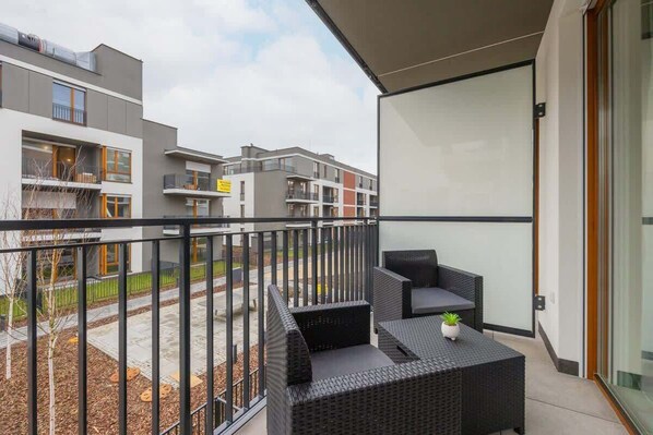 Property grounds - Holzera 3 | Luxury Apartment | Parking (Warszawa)