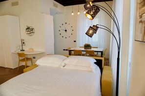 2 bedrooms, in-room safe, desk, iron/ironing board - Casa Romano Suites eco apartment AMBRA (Trieste)