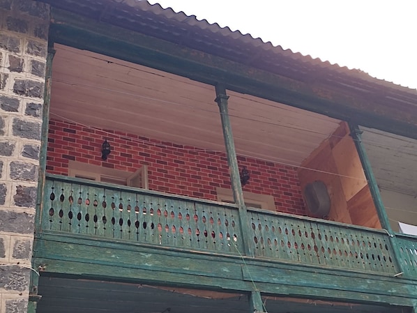 Familieleilighet | Oppholdsområde | En 72-centimeters smart-TV med kabel-kanaler samt TV-spill