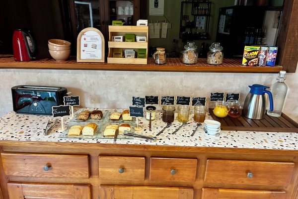 Free daily continental breakfast
